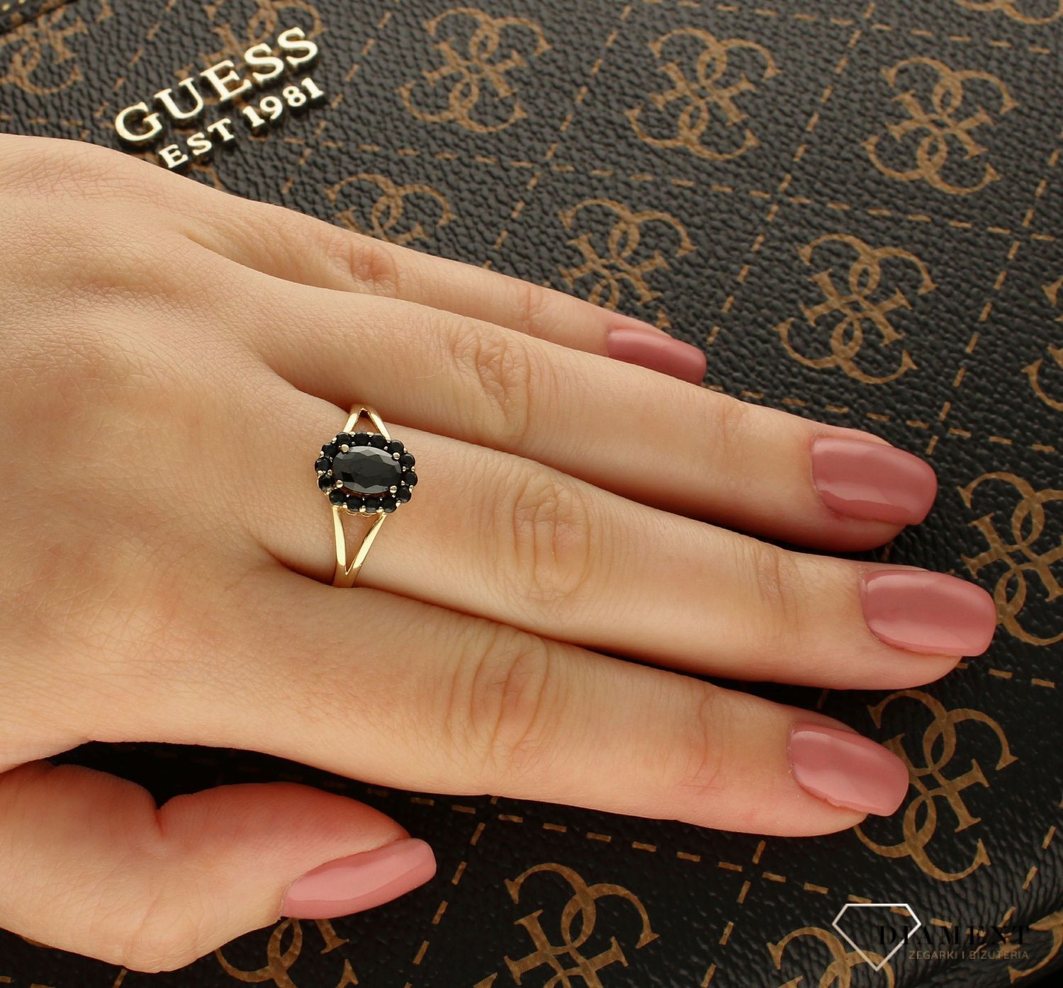 Złoty pierścionek 585 'Klasyczna elegancja' PI 5262 (1).jpg